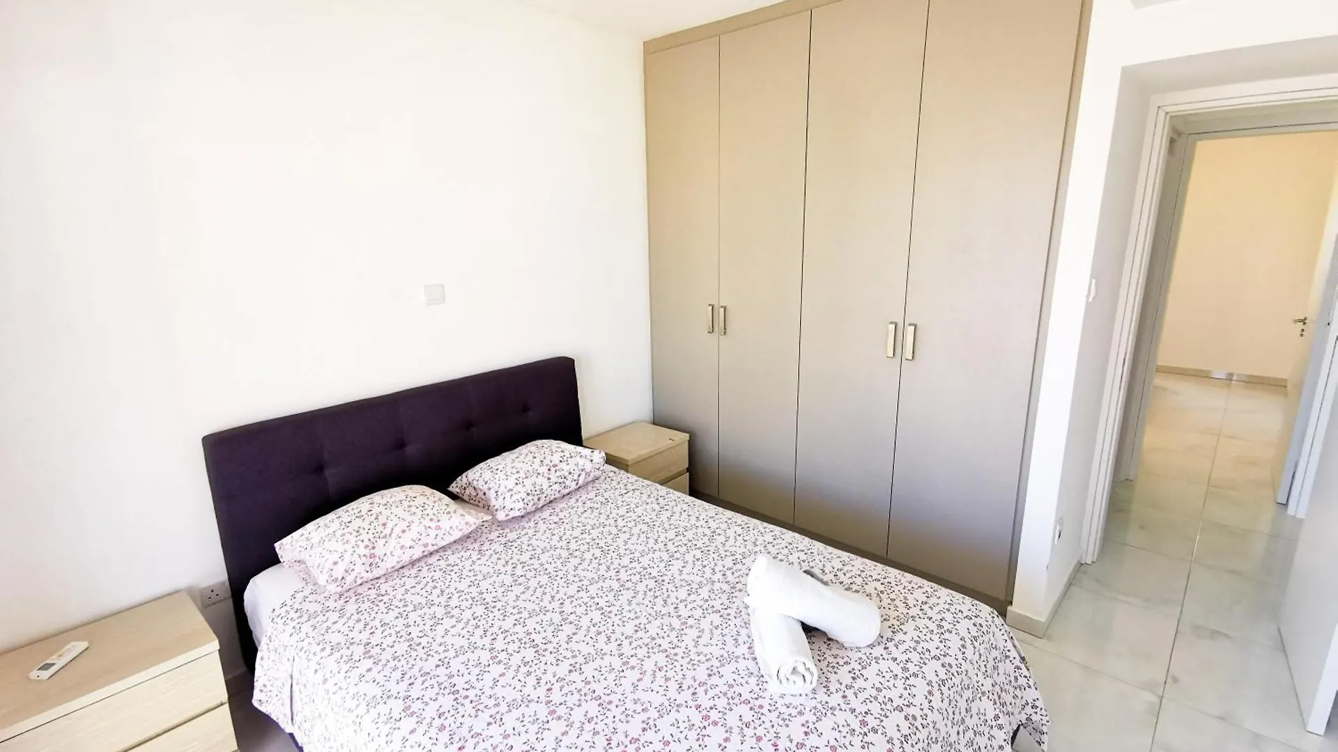 לרנקה Sunny Daze Seaview Apartment 0*,  קפריסין